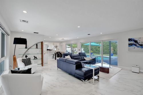 4104 Ne 21st Ave, Fort Lauderdale, FL, 33308-5616 | Card Image