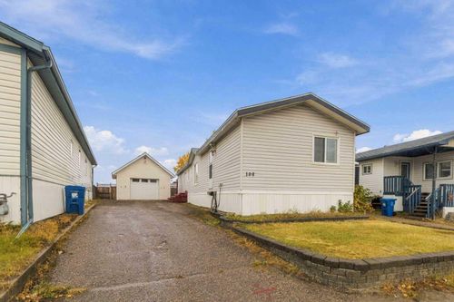 108 Gregoire Cres, House with 3 bedrooms, 2 bathrooms and 4 parking in Fort Mcmurray AB | Card Image