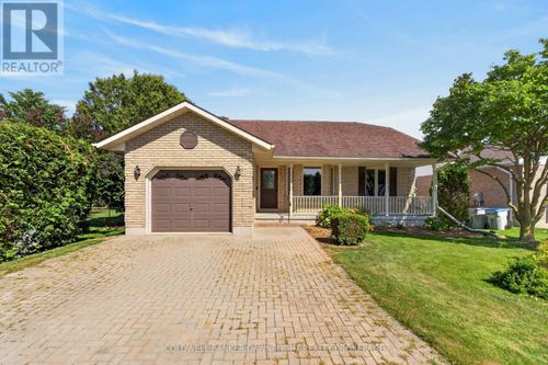 14 Gregus Court, South Huron (Exeter), ON, N0M1S2 | Card Image