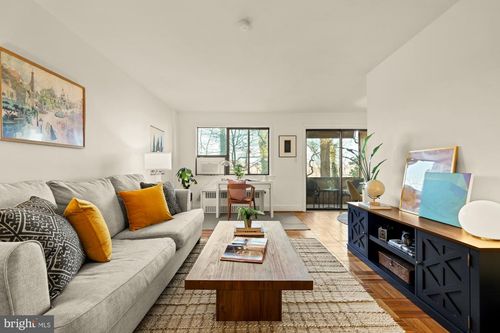 apt-205y-1577 N Colonial Ter, ARLINGTON, VA, 22209-1420 | Card Image