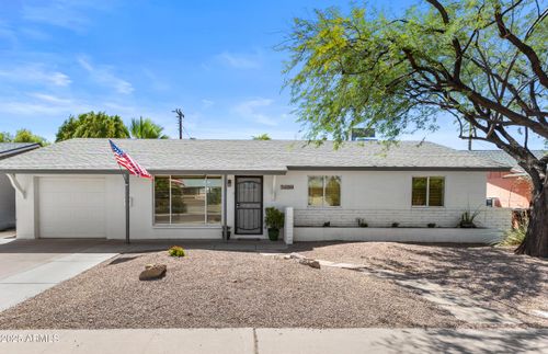 8249 E Monte Vista Rd, Scottsdale, AZ, 85257-2834 | Card Image