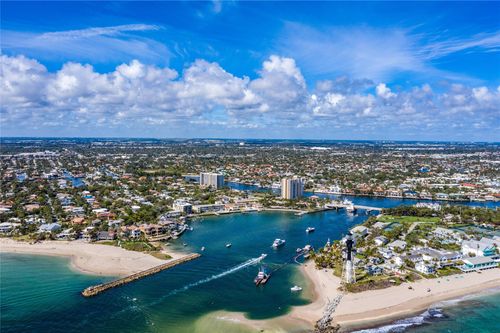 2443 Ne 26th St, Lighthouse Point, FL, 33064-8352 | Card Image