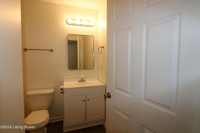 2008 W Market St, House other with 3 bedrooms, 2 bathrooms and null parking in Louisville KY | Image 10