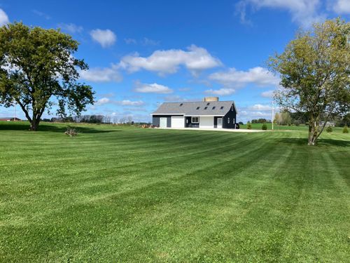 9207 Middle Rd, Manitowoc, WI, 54220-9460 | Card Image