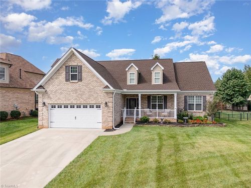 4677 Orchard Grove Dr, Clemmons, NC, 27012-9692 | Card Image