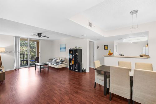 2305-520 Se 5th Ave, Fort Lauderdale, FL, 33301-2932 | Card Image