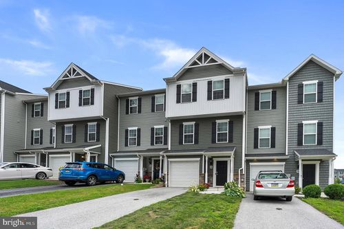 233-68 Ayrshire Dr, HANOVER, PA, 17331-8047 | Card Image