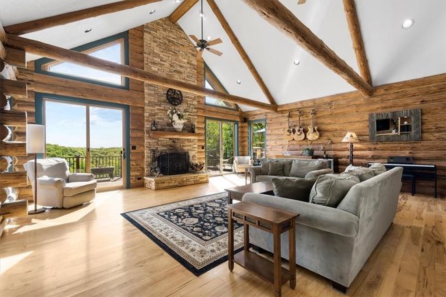 1308 Logan Rd, House other with 5 bedrooms, 4 bathrooms and 4 parking in Gibsonia PA | Image 4