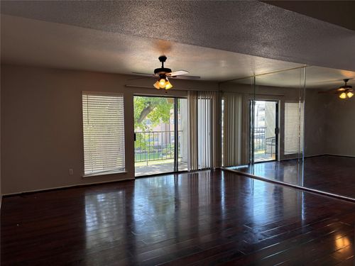 apt-22-2822 S Bartell Dr, Houston, TX, 77054-1458 | Card Image