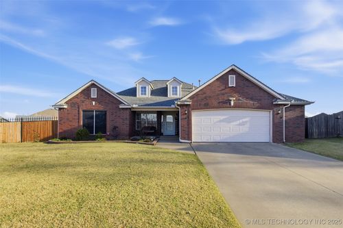 12106 107th East Ct, Collinsville, OK, 74021-5559 | Card Image