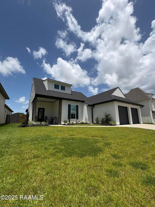 138 Cape Town Ave, Youngsville, LA, 70592-6871 | Card Image