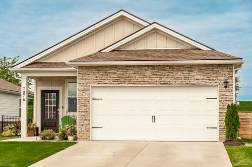 7076 Lang Ave, White House, TN, 37188-2333 | Card Image