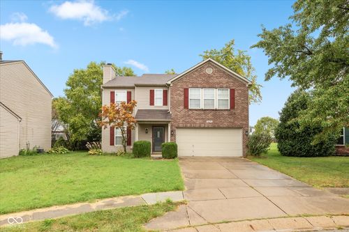 10270 Apple Blossom Cir, Fishers, IN, 46038-7421 | Card Image