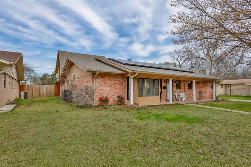 1907 Bridle Ln, Gainesville, TX, 76240-5148 | Card Image