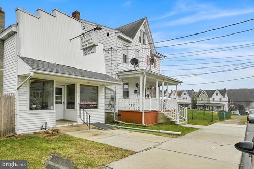 135 S 2nd St, FRACKVILLE, PA, 17931-1631 | Card Image