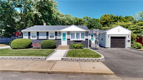 21 Eileen Dr, Coventry, RI, 02816-5370 | Card Image