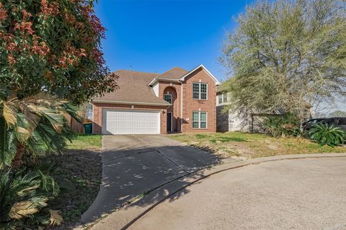 2202 Highland Crossing Dr, Conroe, TX, 77304-6800 | Card Image