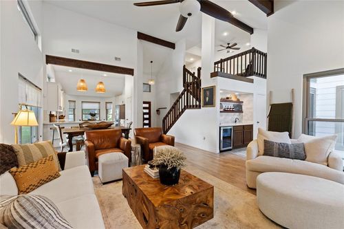 195 S Pathfinders Cir, The Woodlands, TX, 77381-3010 | Card Image