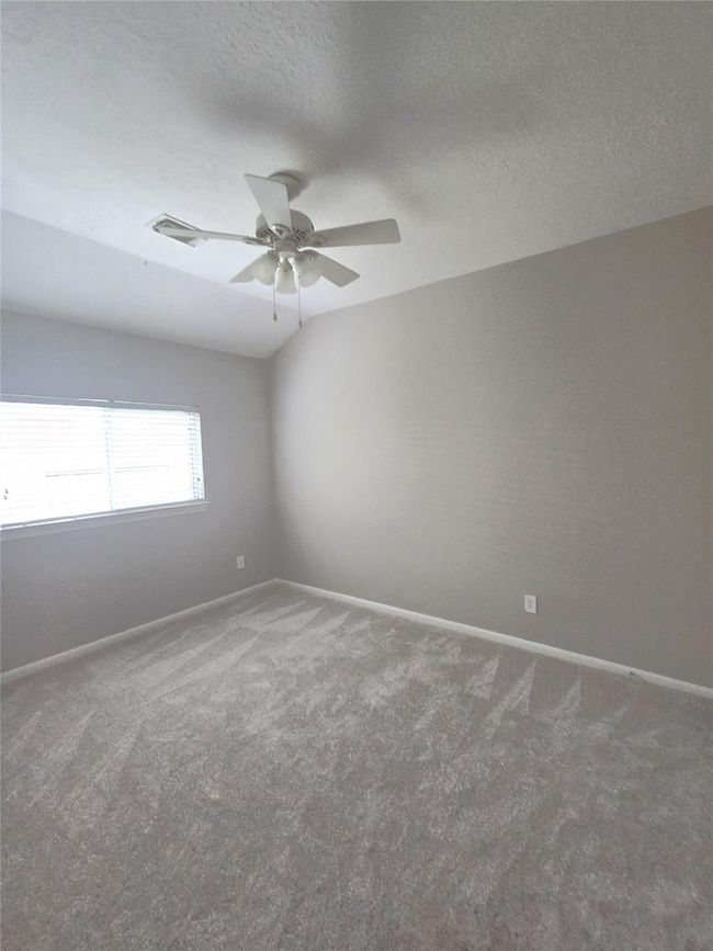 1907 Lazy Hollow Ln, House other with 3 bedrooms, 2 bathrooms and 2 parking in Pearland TX | Image 7