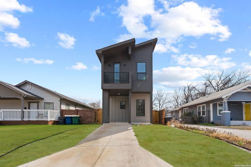 1334 Center St, San Antonio, TX, 78202-3015 | Card Image