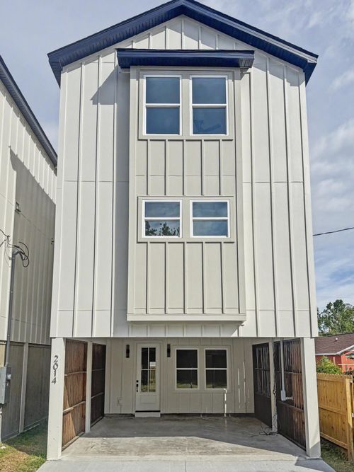 2014 Comstock Ave, North Charleston, SC, 29405-8180 | Card Image