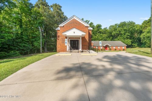 35 Bunker St, Rockingham, NC, 28379-2956 | Card Image