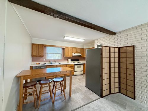 1063 Violet Ave, Hyde Park, NY, 12538-1680 | Card Image