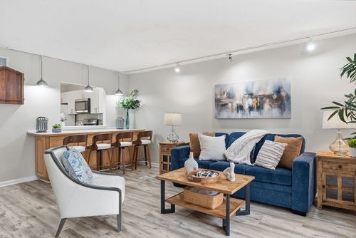 202-202 Park Pl, Raynham, MA, 02767-8007 | Card Image