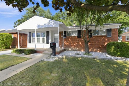 24264 Wilmot Ave, Eastpointe, MI, 48021-1350 | Card Image
