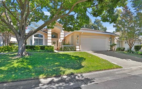 6113 Fountaindale Way, Carmichael, CA, 95608-1791 | Card Image