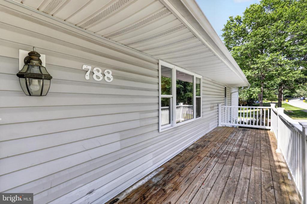 Residential in CROWNSVILLE 2