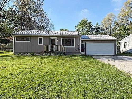 1996 Berger Ave, Stow, OH, 44224-3406 | Card Image