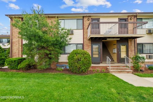 735-735 Cricket Ln, Woodbridge, NJ, 07095-1560 | Card Image