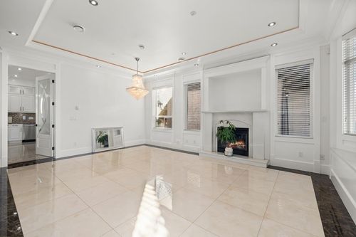 1060 E 57th Ave, Vancouver, BC, V5X1T6 | Card Image