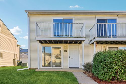 452 Meadow Green Ln, Round Lake Beach, IL, 60073-1343 | Card Image