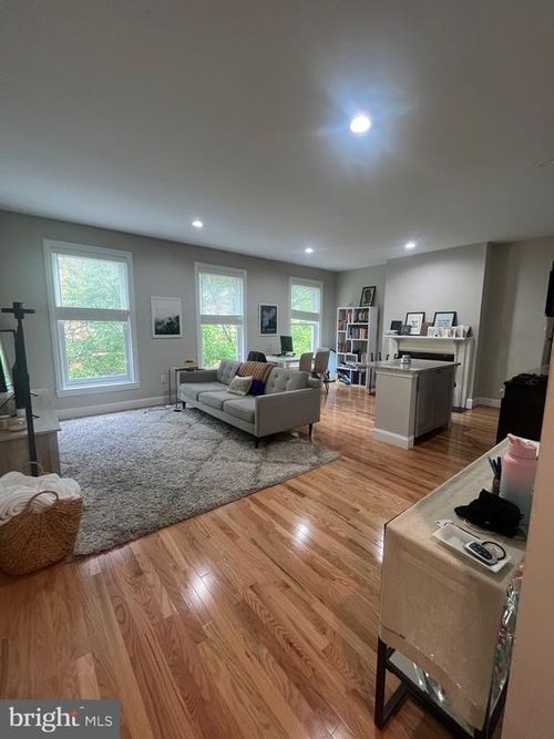 3f-1820 Pine St, PHILADELPHIA, PA, 19103-6648 | Card Image