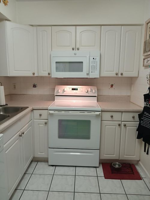 407-7320 Lake Circle Dr, Margate, FL, 33063-4895 | Card Image