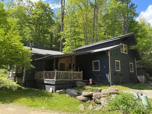 257 River Rd, Newland, NC, 28657-8462 | Card Image
