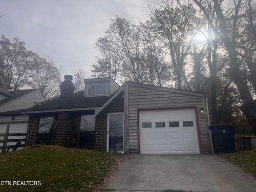 7666 Chatham Cir, Knoxville, TN, 37909-1707 | Card Image