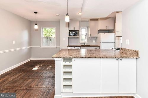 3210 9th St S, ARLINGTON, VA, 22204-2414 | Card Image