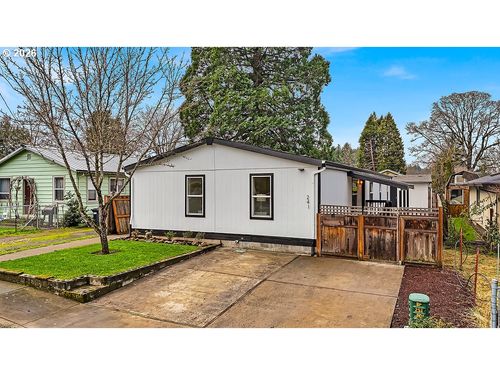 241 Nw Wade St, Estacada, OR, 97023-8519 | Card Image