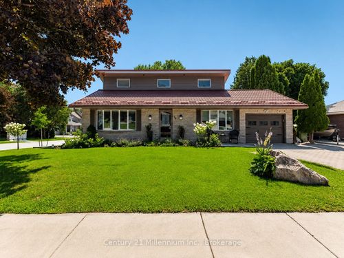 38 Grayview Dr, Markdale, ON, N0C1H0 | Card Image