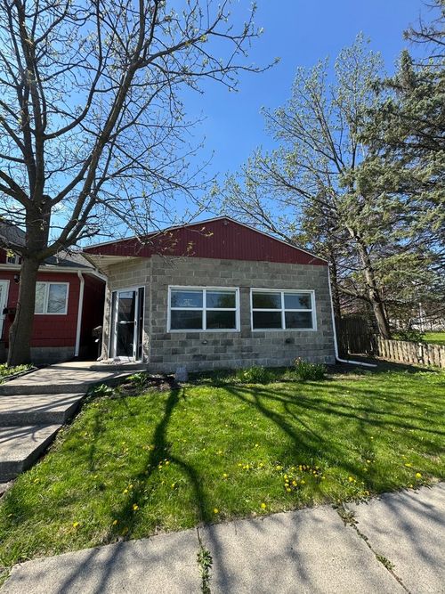 122 W Page St, SYCAMORE, IL, 60178-1438 | Card Image