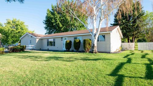 5617 W Argent Rd, Pasco, WA, 99301-2248 | Card Image