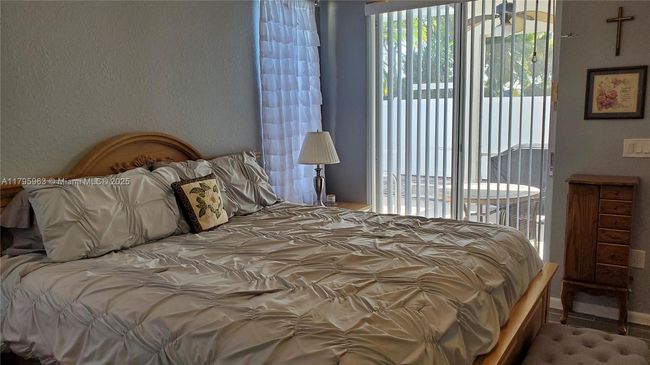 7310 Nw 17 Th Ct, House other with 4 bedrooms, 2 bathrooms and null parking in Pembroke Pines FL | Image 24