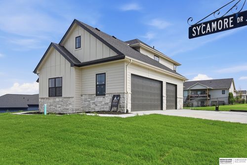 19031 Sycamore Dr, Gretna, NE, 68028-5088 | Card Image