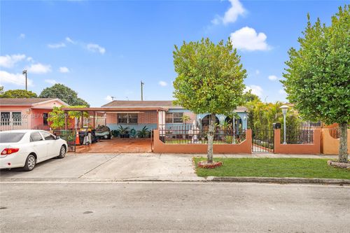 618 W 32nd St, Hialeah, FL, 33012-5342 | Card Image