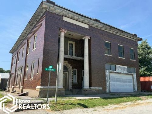 100 W Main St, Lockridge, IA, 52635-9700 | Card Image