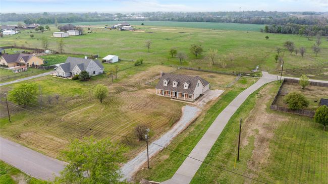 392 Old Highway 6, House other with 3 bedrooms, 2 bathrooms and null parking in Howe TX | Image 30