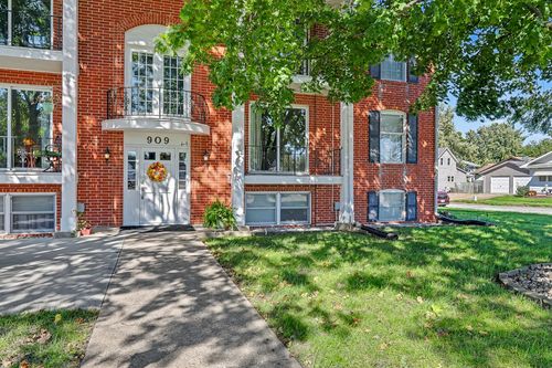 7-909 W 1st St, Pella, IA, 50219-1441 | Card Image